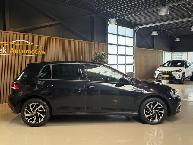 Volkswagen GOLF 1.0 TSI Trendline Groots scherm navigatie
