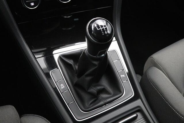 Volkswagen GOLF Variant 1.5 TSI 150 PK R-Line Highline BNS, Trekhaak, Digitale Cockpit, LED, Camera, Stoelverwarming, Camera