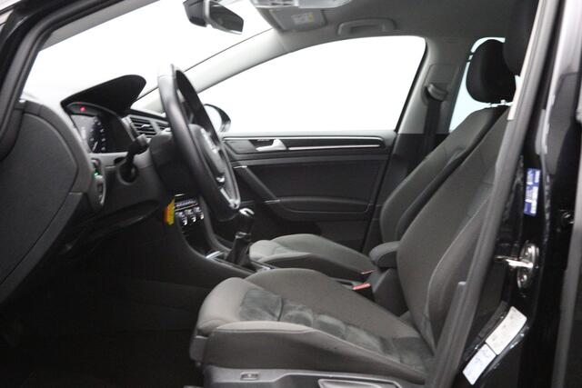 Volkswagen GOLF Variant 1.5 TSI 150 PK R-Line Highline BNS, Trekhaak, Digitale Cockpit, LED, Camera, Stoelverwarming, Camera