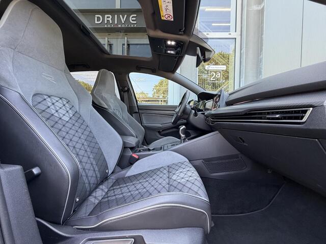 Volkswagen GOLF 1.5 TSI 150PK Highline Business R-Line |Pano|H/K|ACC|HUD|19"|Trekhaak