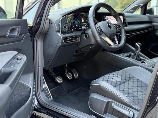 Volkswagen GOLF 1.5 TSI 150PK Highline Business R-Line |Pano|H/K|ACC|HUD|19"|Trekhaak