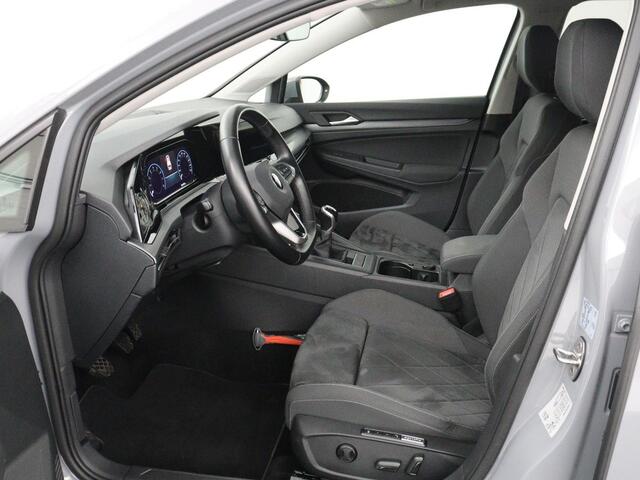 Volkswagen GOLF 1.5 TSI Style | Matrix LED | Camera | Carplay | Trekhaak | Massage | Memory | Sfeerverlichting | Adaptive cruise | Digital Cockpit | Parkeerhulp | File Assistent | Climate control | Bluetooth