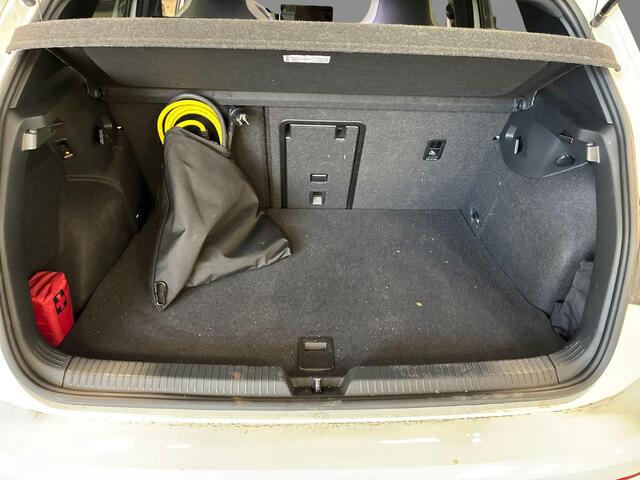 Volkswagen GOLF 1.5 272pk DSG eHybrid GTE · Panoramadak · Wegklapbare Trekhaak · Stoel ventilatie · Leder · Elek. Voorstoel · 18'' Inch · Garantie t/m 22-09-2030 of 100.000km