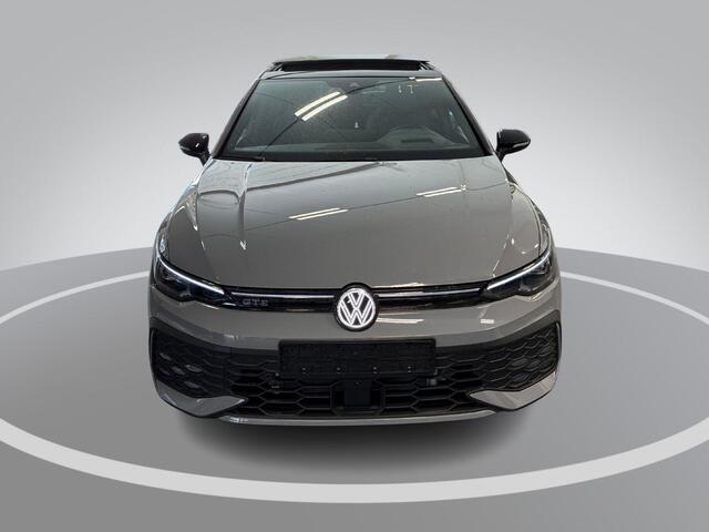 Volkswagen GOLF 1.5 272pk DSG eHybrid GTE · Panoramadak · 360 Camera · P-Sensoren · Head-Up · Apple/Android Car Play · IQ.Light · 18'' Inch · Garantie t/m 03-08-2030 of 100.000km