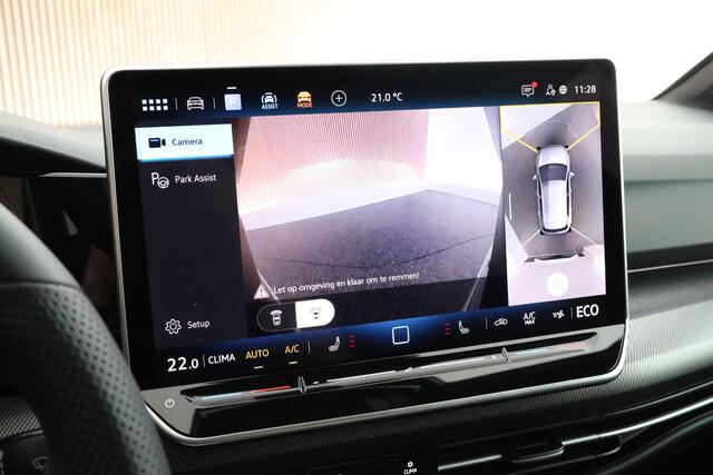 Volkswagen GOLF 1.5 272pk eHybrid GTE Panoramadak Trekhaak 360Camera IQ.Light Keyless Virtual Cockpit Navigatie