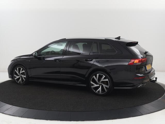 Volkswagen GOLF 1.5 eTSI R-Line | Trekhaak | Stoelverwarming | Camera | Sportstoelen | Carplay | Navigatie | Sfeerverlichting | Climate control | Parkeerhulp | Adaptive cruise | File Assistent