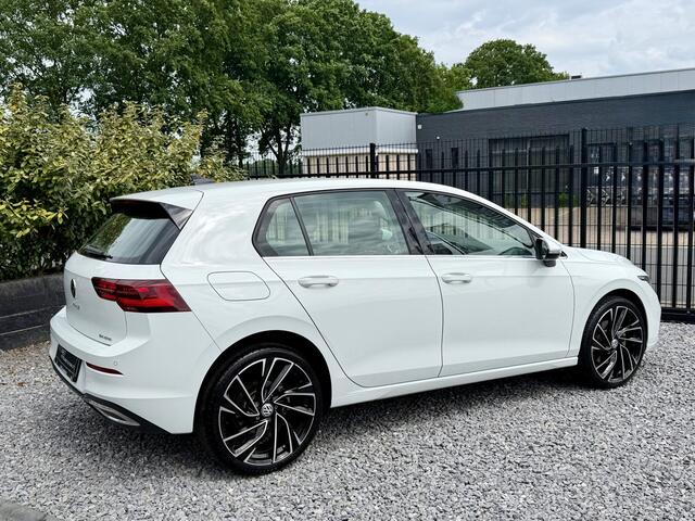 Volkswagen GOLF 1.4 eHybrid Style Navi|IQLight|Memoryinter|Stuuverw 204PK