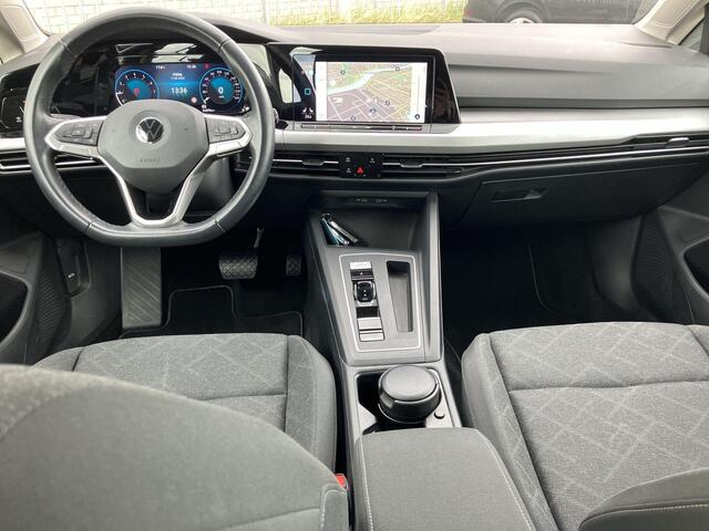 Volkswagen GOLF Variant 1.0eTSI/110PK Life DSG · Apple/Android Car Play · Camera · Navigatie · Stoelverwarming