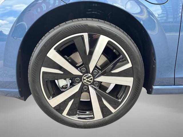 Volkswagen GOLF 1.5 eHybrid Life Edition Panoramadak · Achteruitrijcamera · Draadloze telefoonlader · Stuur- & Stoelverwarming