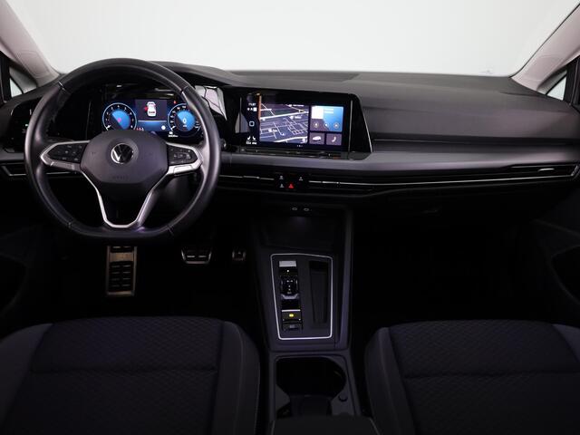 Volkswagen GOLF 1.0 eTSI Life Active 110PK DSG | Navigatie | achteruitrijcamera | LED plus | 17" LM velgen |
