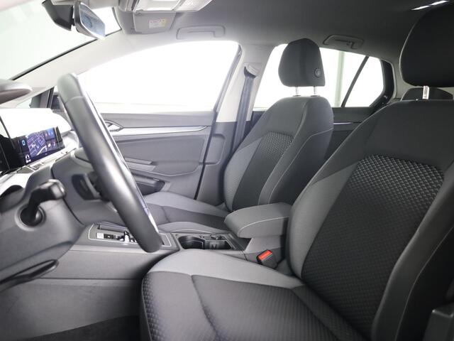 Volkswagen GOLF 1.0 eTSI Life Active 110PK DSG | Navigatie | achteruitrijcamera | LED plus | 17" LM velgen |