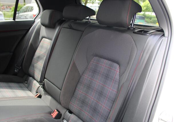 Volkswagen GOLF 2.0 TSI GTI Automaat | Navigatiesysteem | Panoramadak | Stoel en Stuurwielvewaring
