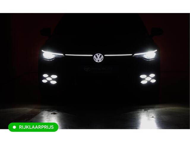 Volkswagen GOLF 1.5 eHybrid GTE Black 272 PK automaat | IQ Led | Elec. trekhaak | Headup | Stoel- & stuurverw. | PDC V + A, Camera, App. connect, Navigatie, 131 KM actieradius (WLTP)