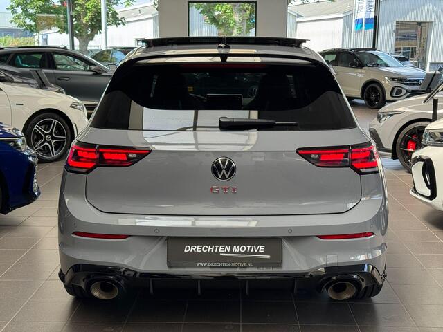 Volkswagen GOLF 2.0 TSI GTI Clubsport / Akrapovice / Pano / leder