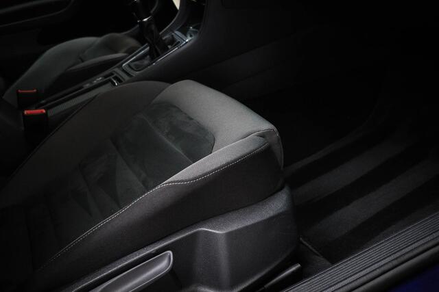 Volkswagen GOLF 1.0 TSI Comfortline Business R-Line | COMFORT PACK | ERGO ACTIVE | MASSAGE | STOELVERWARMING | DAB | APPLE