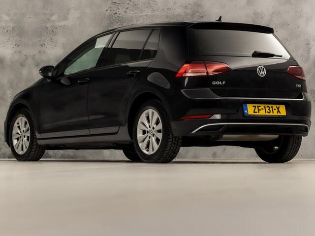 Volkswagen GOLF 1.0 TSI Sportline (APPLE CARPLAY, GROOT NAVI, CAMERA, SPORTSTOELEN, ADAPTIVE CRUISE, GETINT GLAS, PARKEERSENSOREN, NIEUWSTAAT)
