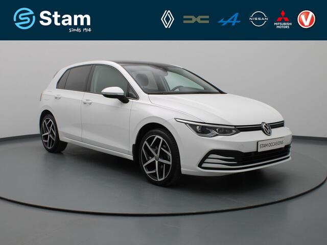 Volkswagen GOLF eTSI R-Line 150pk Camera | Adapt. Cruise | Parkeersens. v+a | Stoelverw. | Trekhaak elektrisch.