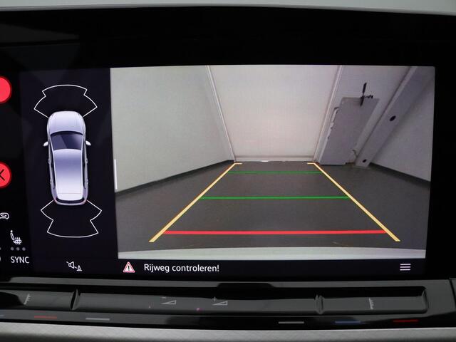 Volkswagen GOLF eTSI R-Line 150pk Camera | Adapt. Cruise | Parkeersens. v+a | Stoelverw. | Trekhaak elektrisch.
