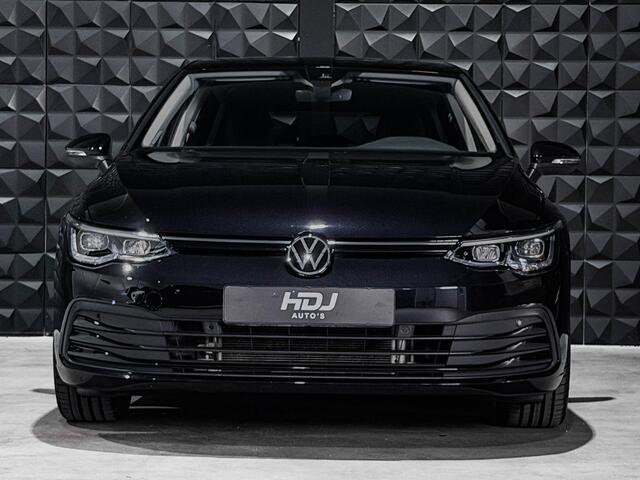 Volkswagen GOLF 1.0 eTSI Life | 17"| Sportstoelen | Led Plus | Privacy | Inteface Comf | Licht & Zicht