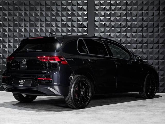 Volkswagen GOLF 1.0 eTSI Life | 17"| Sportstoelen | Led Plus | Privacy | Inteface Comf | Licht & Zicht