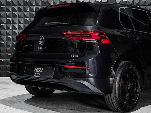 Volkswagen GOLF 1.0 eTSI Life | 17"| Sportstoelen | Led Plus | Privacy | Inteface Comf | Licht & Zicht