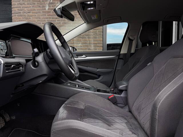 Volkswagen GOLF 1.0 eTSI Life | 17"| Sportstoelen | Led Plus | Privacy | Inteface Comf | Licht & Zicht