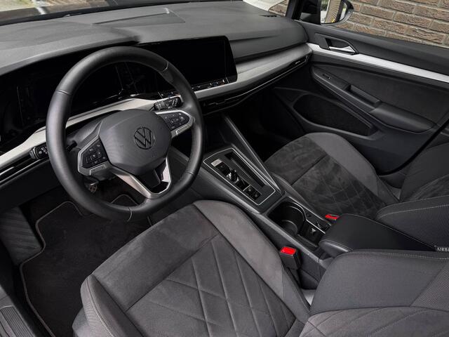 Volkswagen GOLF 1.0 eTSI Life | 17"| Sportstoelen | Led Plus | Privacy | Inteface Comf | Licht & Zicht