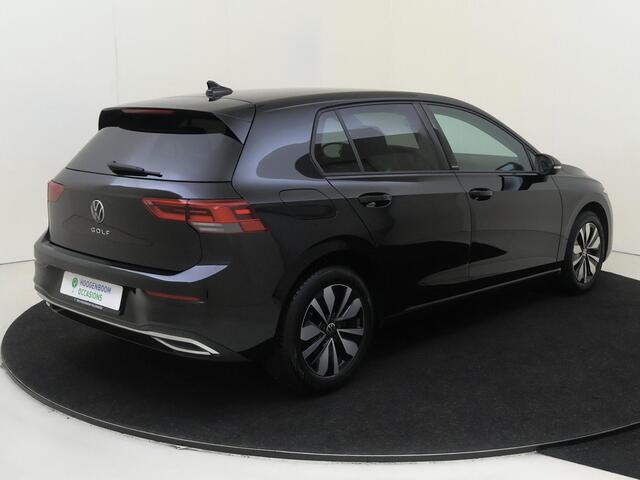 Volkswagen GOLF 1.5 TSI Life Business | Navigatie | Stoel- en stuurwielverwarming | Adaptieve cruise control | Parkeersensoren | Elektrisch inklapbare buitenspiegels | CarPlay | 3-zone airco |