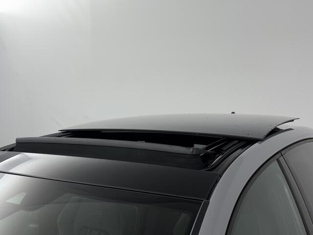 Volkswagen GOLF 1.5 eTSI R-Line | Panoramadak | Winter Pakket |