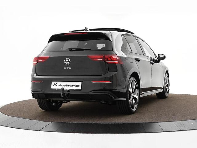 Volkswagen GOLF 1.5 eHybrid 272pk DSG GTE · Panoramadak · Camera · Head-Up Display · Inklap. Trekhaak · Stuur- & Stoelverwarming · Dodehoeksensor · Garantie t/m 08-09-2030 of 100.000km