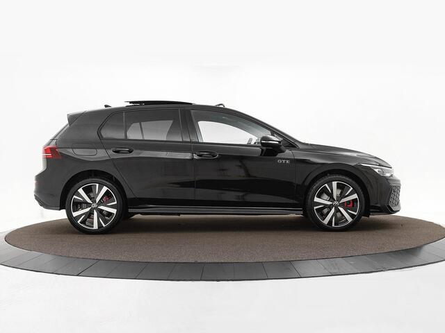 Volkswagen GOLF 1.5 eHybrid 272pk DSG GTE · Panoramadak · Camera · Head-Up Display · Inklap. Trekhaak · Stuur- & Stoelverwarming · Dodehoeksensor · Garantie t/m 08-09-2030 of 100.000km