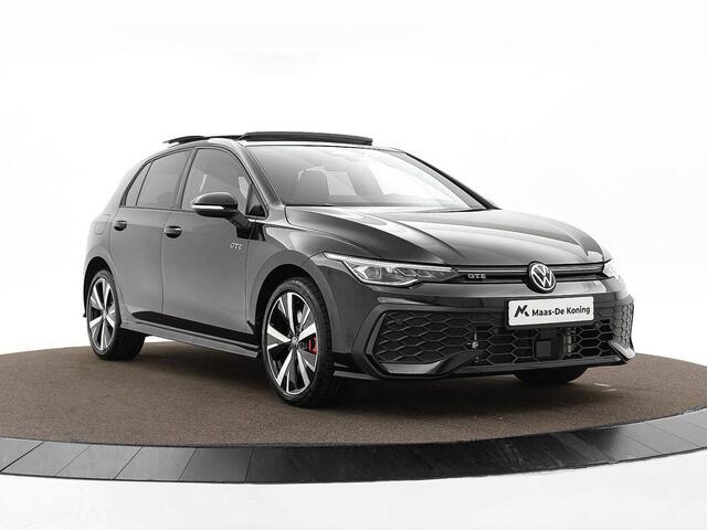 Volkswagen GOLF 1.5 eHybrid 272pk DSG GTE · Panoramadak · Camera · Head-Up Display · Inklap. Trekhaak · Stuur- & Stoelverwarming · Dodehoeksensor · Garantie t/m 08-09-2030 of 100.000km