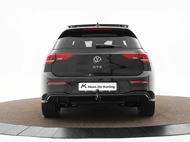 Volkswagen GOLF 1.5 eHybrid 272pk DSG GTE · Panoramadak · Camera · Head-Up Display · Inklap. Trekhaak · Stuur- & Stoelverwarming · Dodehoeksensor · Garantie t/m 08-09-2030 of 100.000km