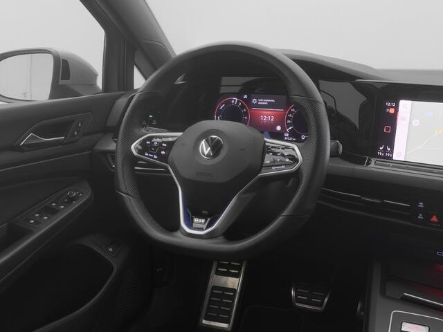Volkswagen GOLF 1.4 eHybrid GTE | PANO | CAMERA | ADAPTIVE | HUD | STOEL- EN STUURVERW.