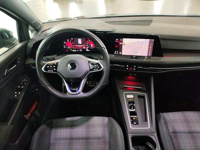 Volkswagen GOLF 1.4 eHybrid 245pk GTE DSG Automaat Navigatie / Parkeersensoren / Trekhaak afn. / LED verlichting / Clima /