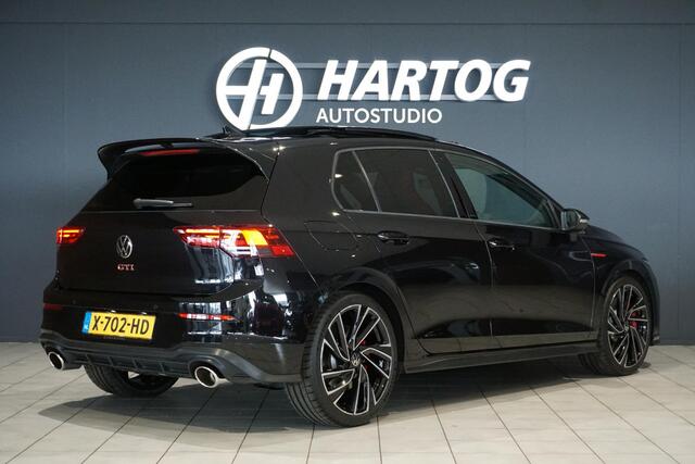 Volkswagen GOLF 2.0 TSI GTI Clubsport 300PK + PANORAMADAK / IQ LIGHT / STUURVERWARMING / 19"
