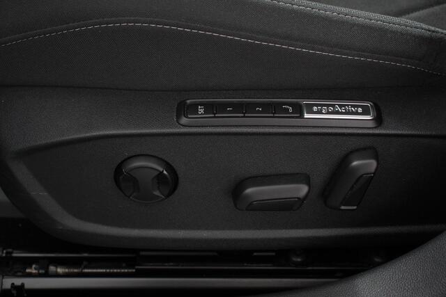Volkswagen GOLF 1.5 TSI 162 pk Variant Style DSG Navigatie Climate Control Adaptieve Cruise Control Lane Assist Privacy Glass Stoel/Stuurverwarming LED PDC V+A Camera Electrische bedienbare Achterklep