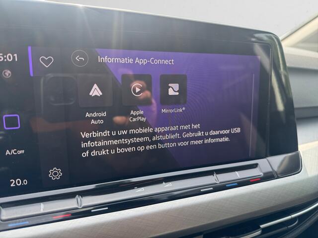 Volkswagen GOLF Variant 1.0 TSI Life+ Dealer Onderhouden, Carplay, Android Auto, Lane assist, Sfeerverlichting