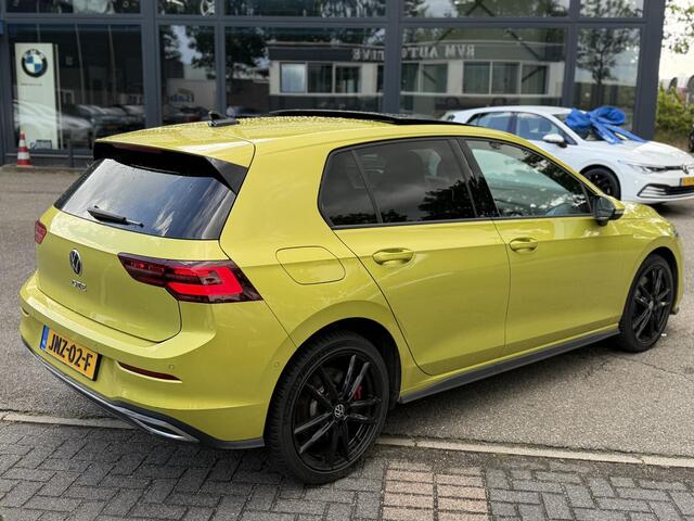 Volkswagen GOLF 1.4 eHybrid GTE 32.000 KM! | PANO | HEAD-UP DISPLAY | KEYLESS | IQ LED MATRIX | WINTERPAKKET | CAMERA | ADAPTIEVE CRUISE CONTROL | DODEHOEKDETECTIE | ALL SEASONS | FULL OPTIONS | RIJKLAAR + 12 MND BOVAG GARANTIE