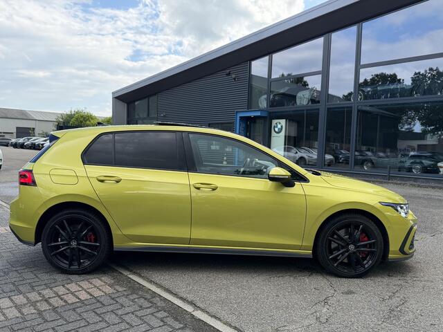Volkswagen GOLF 1.4 eHybrid GTE 32.000 KM! | PANO | HEAD-UP DISPLAY | KEYLESS | IQ LED MATRIX | WINTERPAKKET | CAMERA | ADAPTIEVE CRUISE CONTROL | DODEHOEKDETECTIE | ALL SEASONS | FULL OPTIONS | RIJKLAAR + 12 MND BOVAG GARANTIE