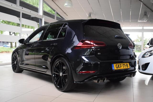 Volkswagen GOLF 2.0 TSI 4Motion R FULL OPTIONS! AKRAPOVIc|PANO|LED