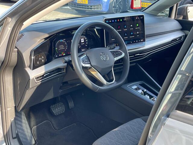 Volkswagen GOLF 1.5 eHybrid 204PK DSG Life Edition / Panoramadak / Digital Cockpit Pro / 18'' LMV / VW