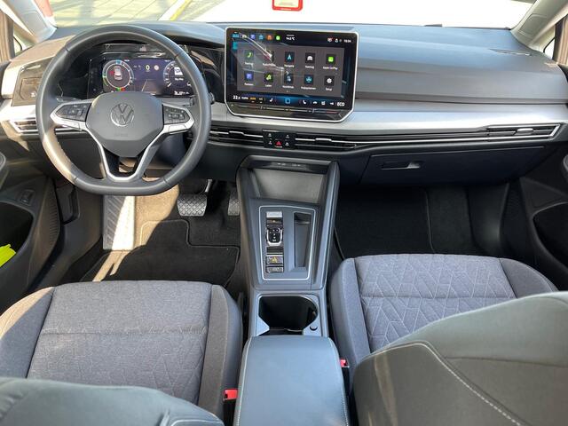 Volkswagen GOLF 1.5 eHybrid 204PK DSG Life Edition / Panoramadak / Digital Cockpit Pro / 18'' LMV / VW