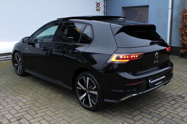 Volkswagen GOLF 8.5 1.5 eHybrid GTE 272 Pk | Panorama dak | Stoel/Stuur verwarming | 360* Camera | Schuif/Kantel dak | Adaptive cruise controler | Keyless start | Apple CarPlay/Android Auto | Draadloze telefoonlader | IQ.Lights | Climate controle | Parkeersensoren V+A |