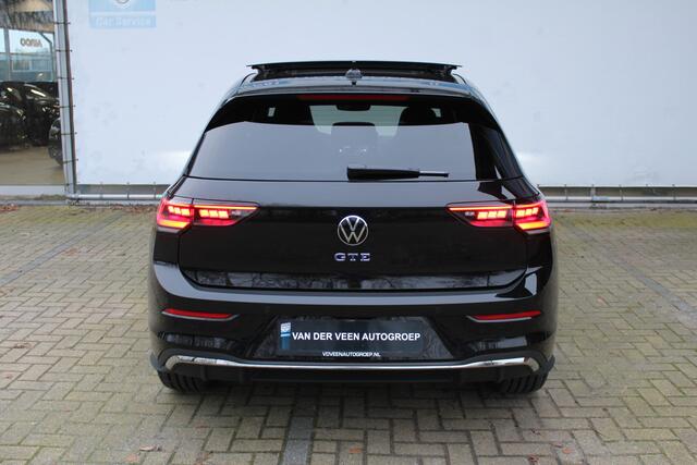 Volkswagen GOLF 8.5 1.5 eHybrid GTE 272 Pk | Panorama dak | Stoel/Stuur verwarming | 360* Camera | Schuif/Kantel dak | Adaptive cruise controler | Keyless start | Apple CarPlay/Android Auto | Draadloze telefoonlader | IQ.Lights | Climate controle | Parkeersensoren V+A |