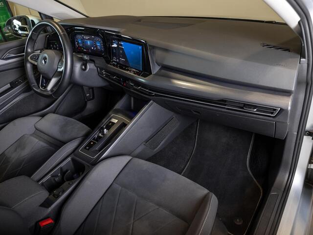 Volkswagen GOLF 1.5 eTSI Style 150pk / Elektrisch verstelbare voorstoel(en) met geheugen / Apple carplay / Dodehoek detectie / Adaptieve cruise control / Stoelverwarming