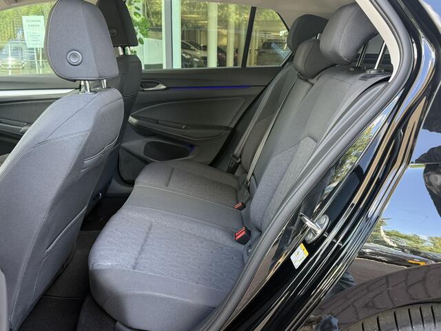 Volkswagen GOLF 1.5 eHybrid 204pk DSG Life Edition / Zwenkbare trekhaak / Dodehoek detectie / Stuur en stoelverwarming / 18'' LMV Rijdende demonstratieauto, bezichtiging op afspraak