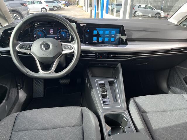 Volkswagen GOLF 1.0 eTSI Life / AUTOMAAT/ LED/ PARKEER SENSOREN V+A/ CAMERA/ ACC/ APP-CONNECT/ VIRTUAL COCKPIT/ SFEER VERLICHTING/ DAB/ NAVI/ CLIMA/ 16'' LMV