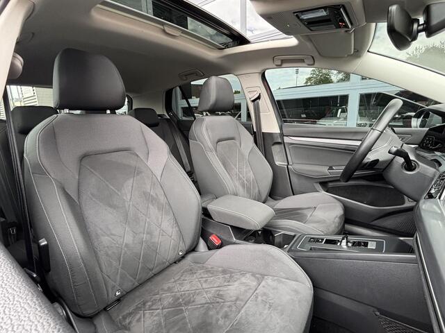 Volkswagen GOLF 1.5 eTSI Style Headup| Panorama| Cruise.ctrl
