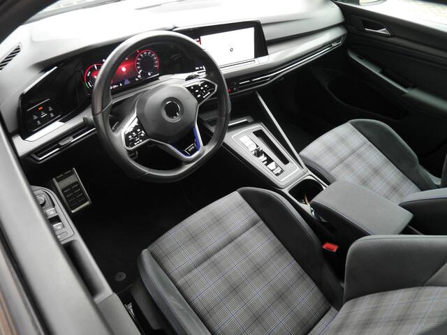 Volkswagen GOLF 1.4 eHybrid GTE | Afneembare trekhaak | Navigatie | Led | Climate control | Lichtmetalen velgen